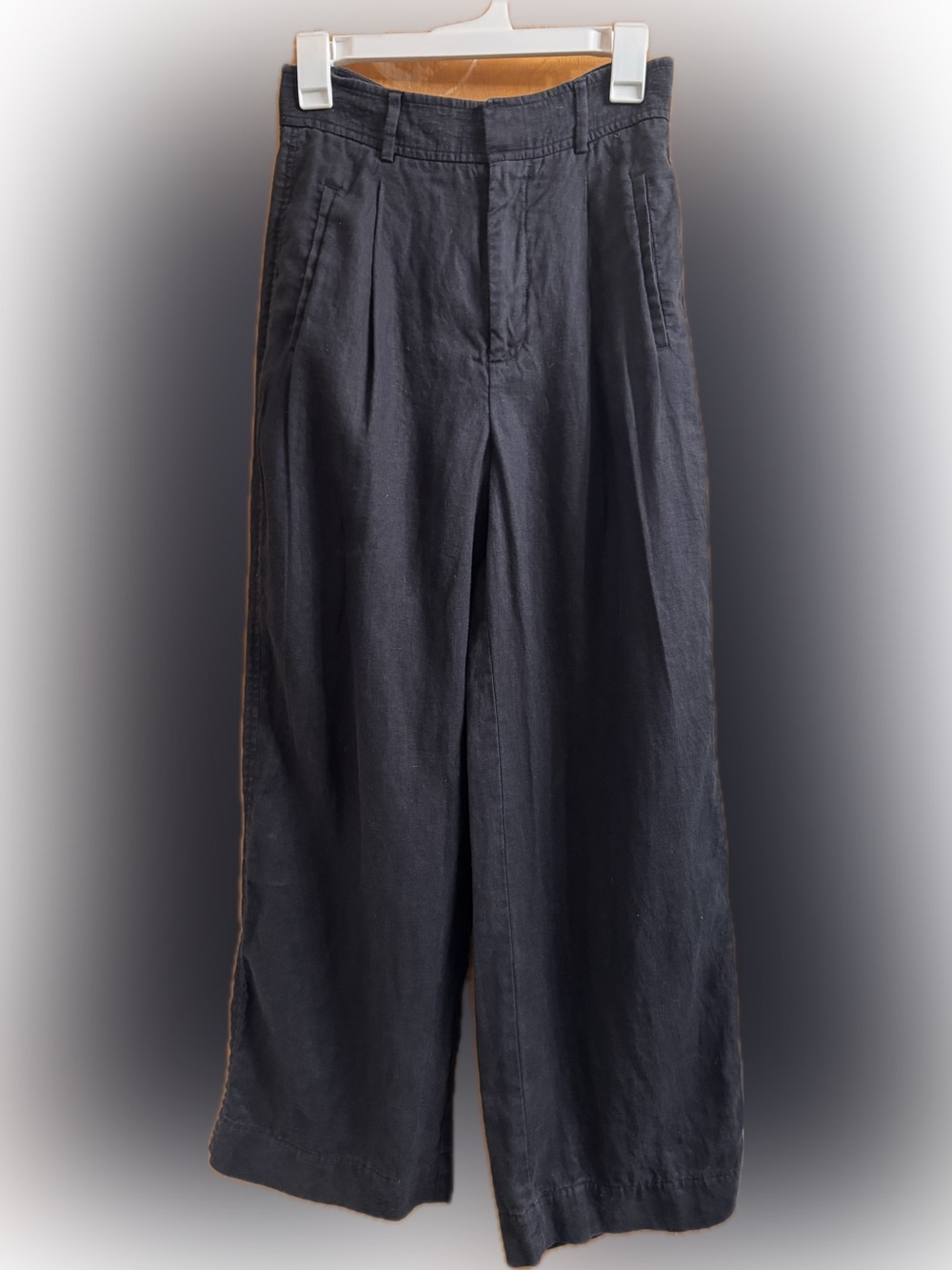Women’s Black Pleated Linen Pants